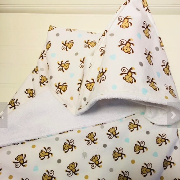 Hooded Baby Bath Towel, gender neutral baby gift - Picture 2 of 5
